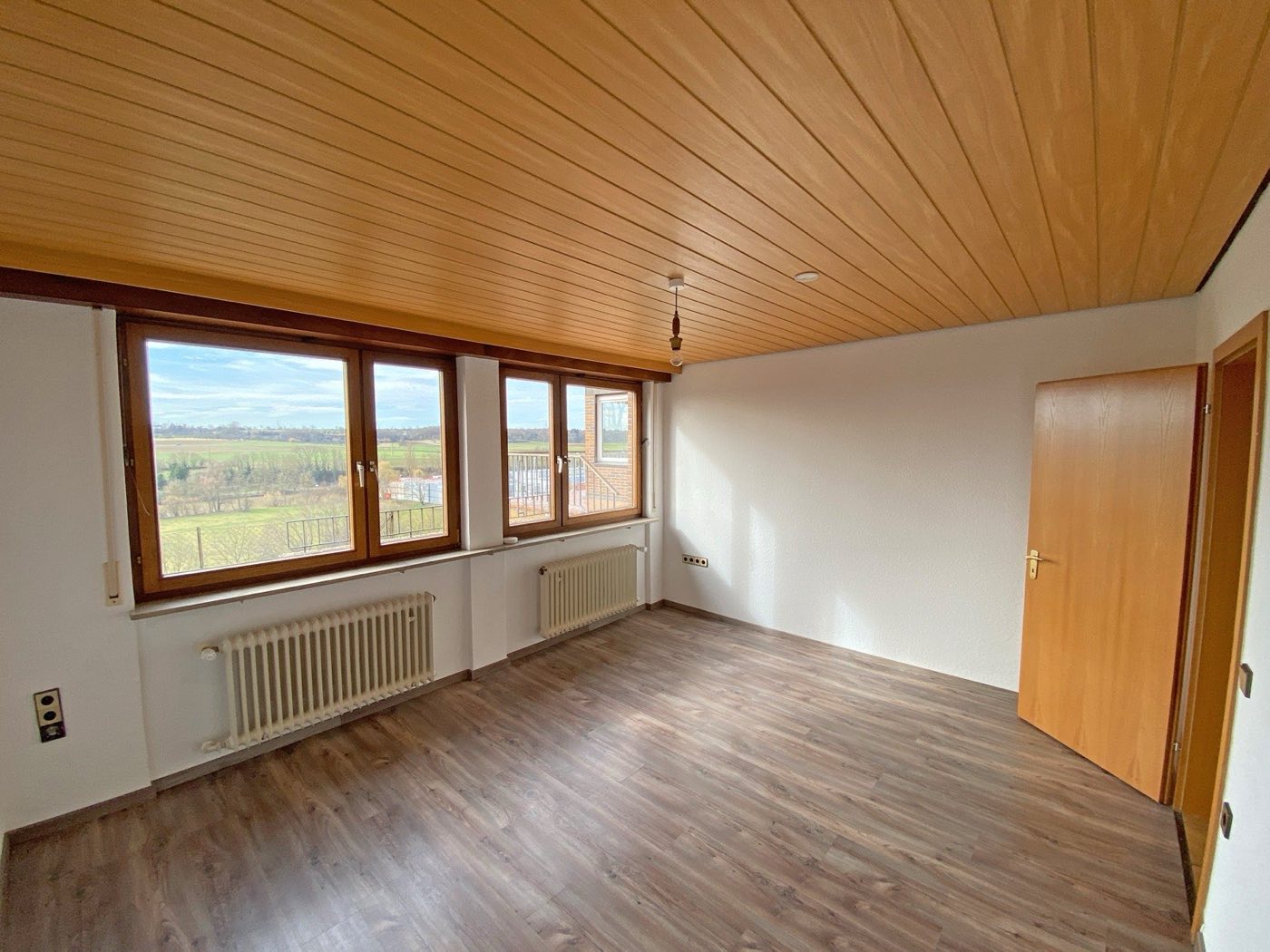 Helle Einliegerwohnung mit Ausblick