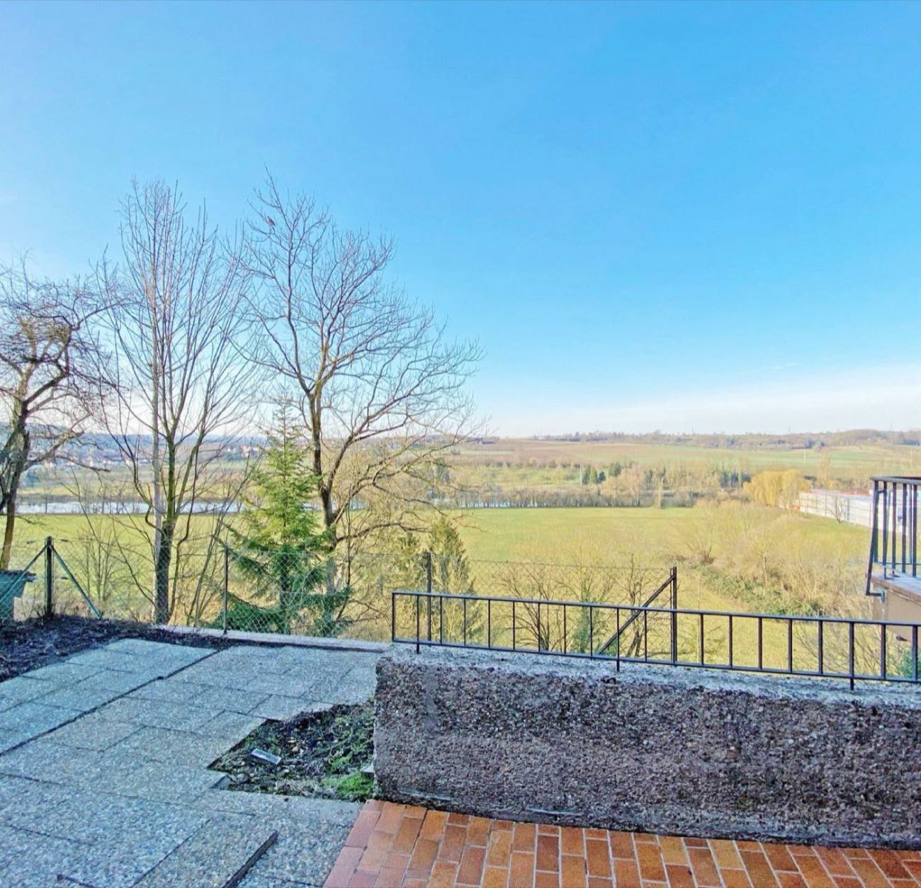 Terrassiertes Grundstück mit Blick ins Neckartal